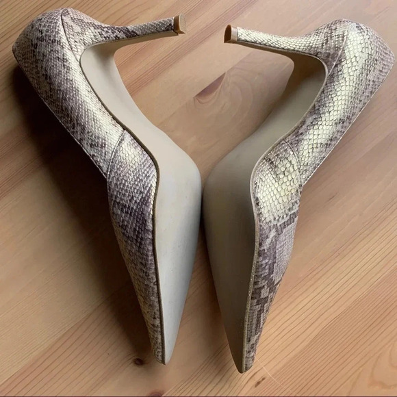 Rampage Snake Print Pointed Heels - Picture 5 of 10
